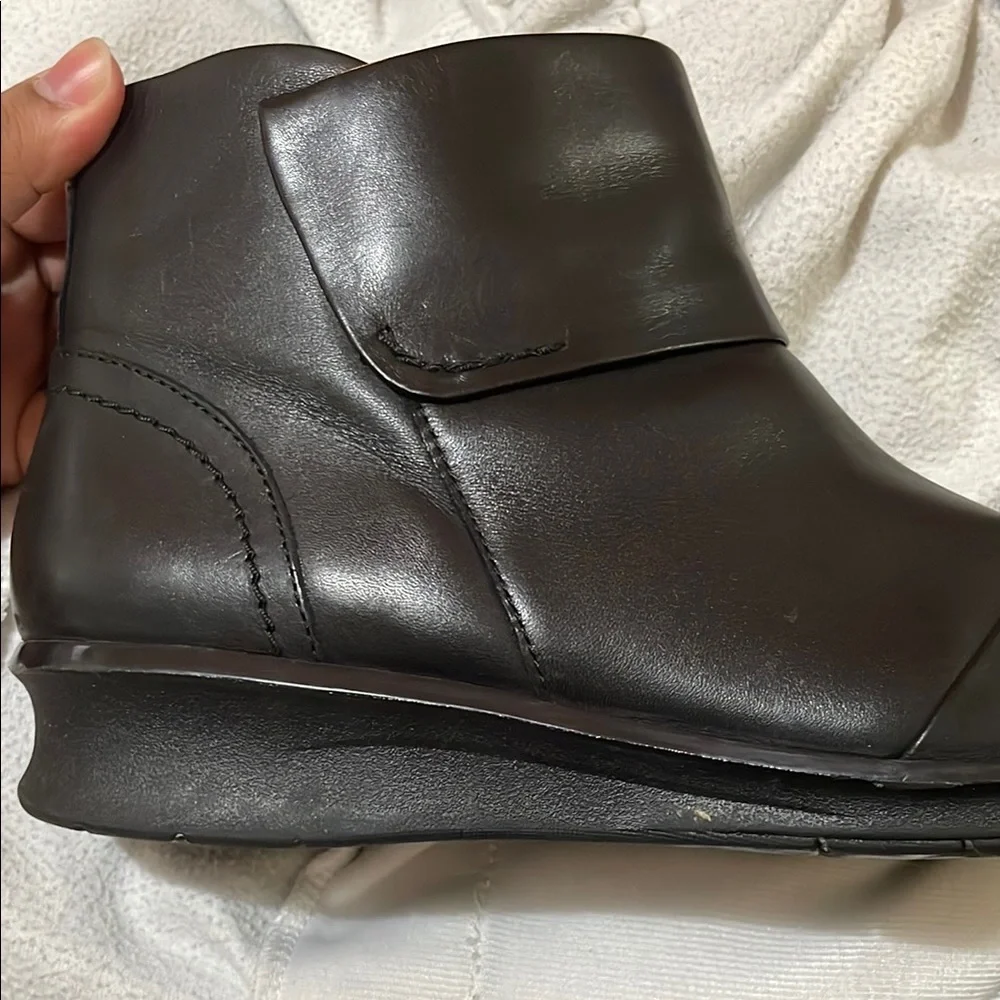 Sleek Black Ankle Boots - Picture 5 of 7